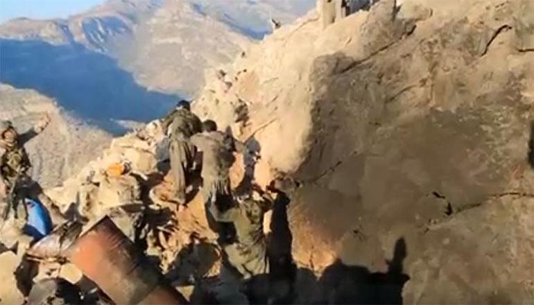 Komandolar etraflarını sardı Pençe Kilitte PKKlı teröristlerin teslim olma anı