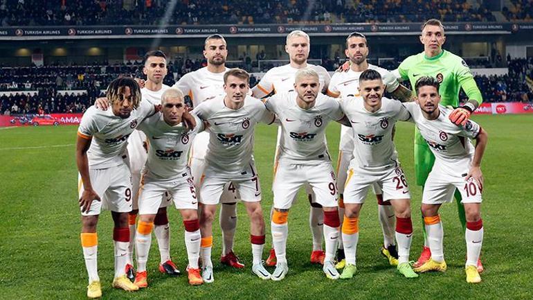 Galatasarayda Kerem Aktürkoğlu alev aldı Emre Belözoğlu şokta, bir ilki yaşadı