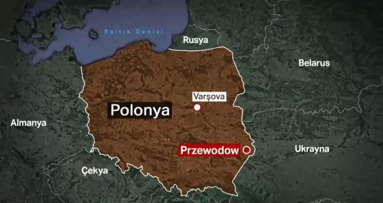 Polonyanın Ukrayna sınırındaki köyüne füze düştü Rusya ve ABDden flaş açıklamalar...