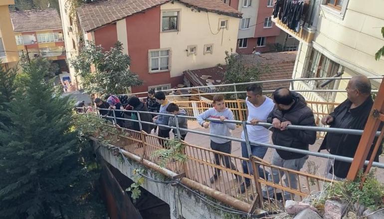 İstanbul’da akılalmaz kaza kamerada: Araç 25 metreden aşağıya uçtu