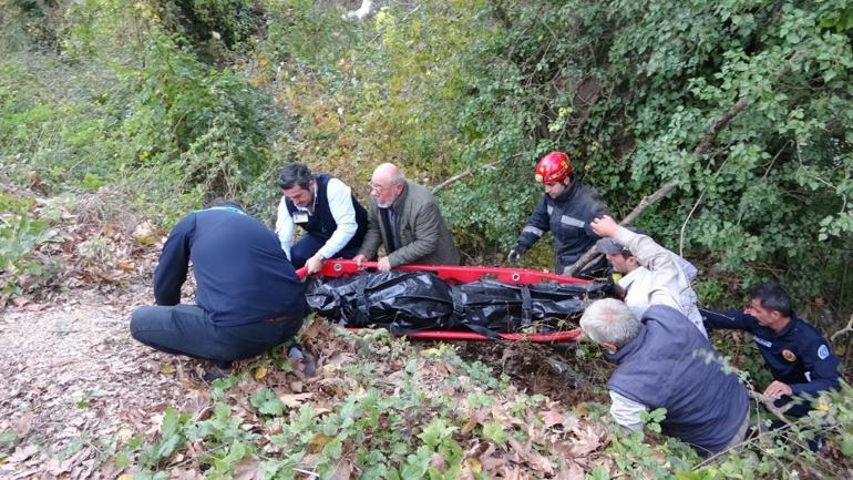 Bursada kontrolden çıkan otomobil 15 metre yükseklikten dereye uçtu : 1 ölü 1 yaralı