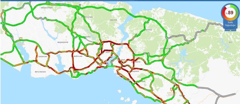 İstanbulda yağmur etkisi Trafik durma noktasına geldi