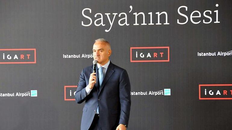 Bakan Ersoy Sayanın Sesi sergisine katıldı