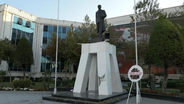 Atatürk Anıtına balyozla saldıran şüpheli tutuklandı