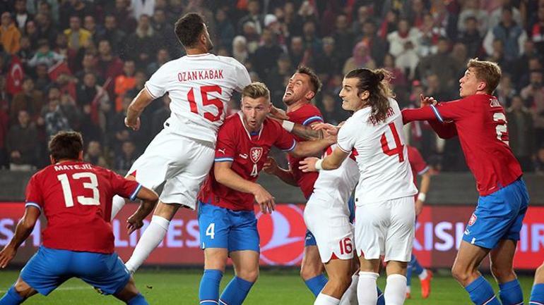 Türkiye-Çekya maçı sonrası yıldız oyuncuya övgü yağdırdı: Işıl ışıl parlıyor, yetenek budur