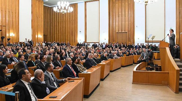 Meral Akşener: Mehmetçiğimize alan açın