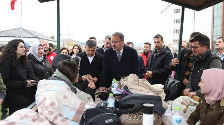 Bakan Kasapoğlu, Düzcede hasar gören yurtları ziyaret etti