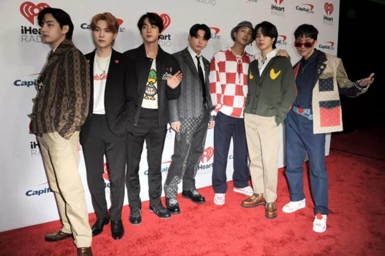 BTS üyesi Kim Seok-Jin cephede askerlik yapacak