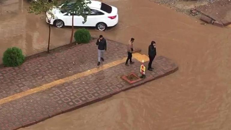 Mardin ve Şırnak’ta sağanak, evleri su bastı