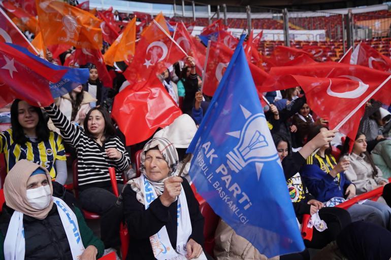 İstanbulda büyük coşku AK Parti teşkilatı Galatasaray NEF Stadyumunda buluştu