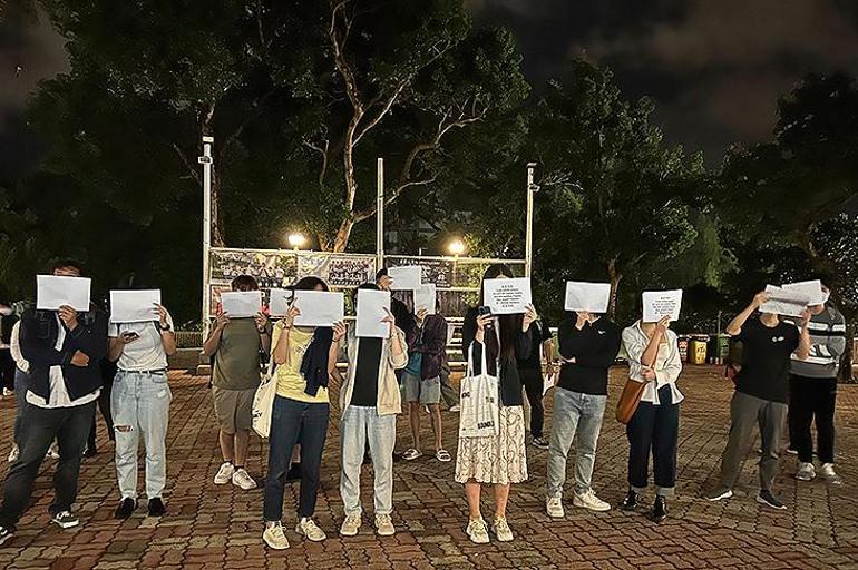 Çinde Covid protestoları: Boş bir kağıt parçası neden eylemlerin sembolü haline geldi