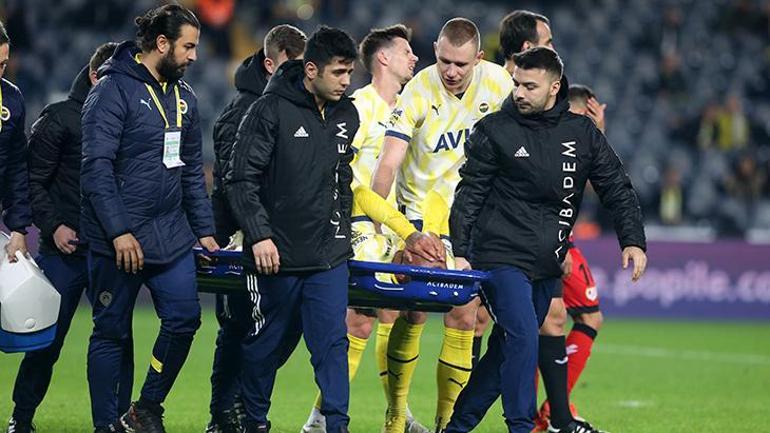 Fenerbahçede şoke eden sakatlık Sedyeyle kenara geldi, Falcao yeniden İstanbulda