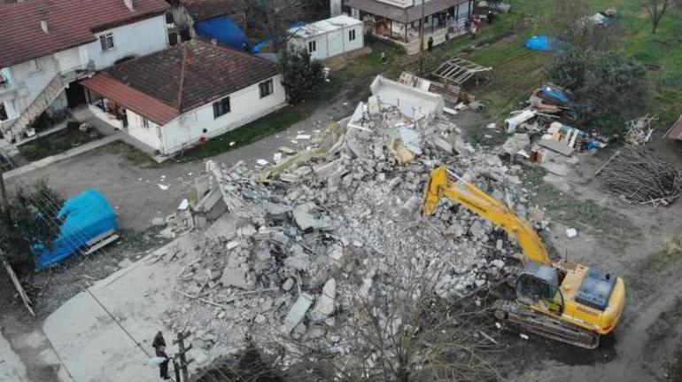 Deprem sonrası yıkım ve gözyaşı Ben o gece rüyamda gördüm
