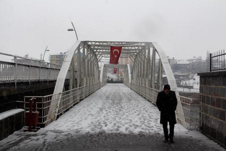 Ardahan’da ulaşıma kar engeli