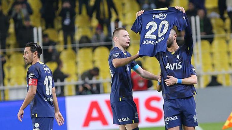 Serdar Dursun sahnede Bruma aylar sonra Fenerbahçe formasını giydi