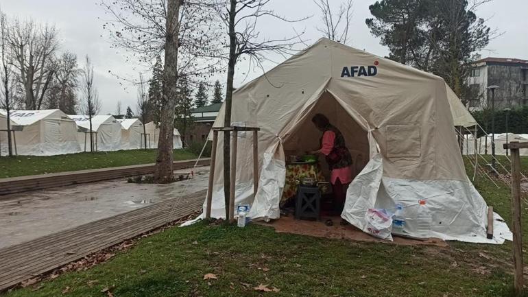 Düzce depreminin üstünden 10 gün geçti, korkusu hala sürüyor