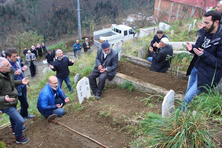 Askerde babasının vefatını söylemediler diye izini kaybettirdi  59 yıl sonra cenazesini getirebildim