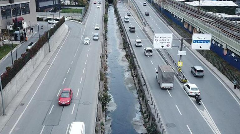 Ayvalıderede mavi renkte akan su endişe yarattı