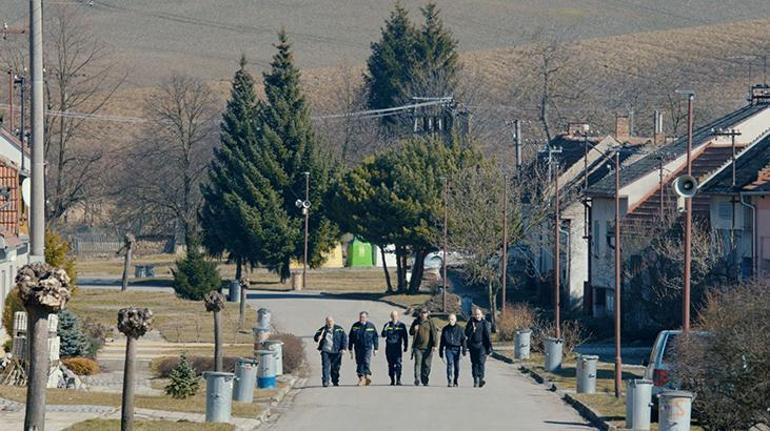 Somewhere Over The Chemtrails: Meseleye minimal dokunuşlarla maksimal katkıda bulunuyor