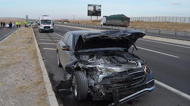 Belediye başkanının otomobili, önündeki otomobile çarptı; 1 ölü, 3 yaralı