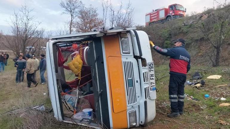 Çanakkalede minibüs tarlaya uçtu: Uzman erbaş hayatını kaybetti, 9 kişi yaralandı