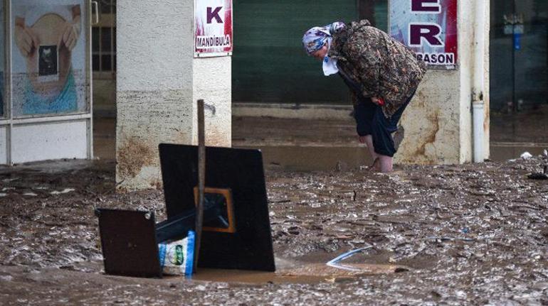 Sel vuran Antalyaya bir uyarı daha Çok kuvvetli yağışlar bekliyoruz