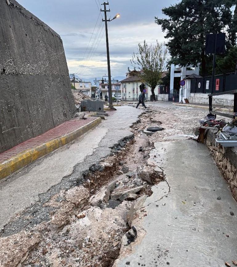 Sel vuran Antalyaya bir uyarı daha Çok kuvvetli yağışlar bekliyoruz