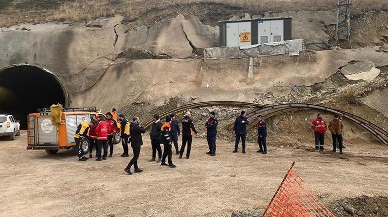 Kop Dağında yapımı süren tünelde göçük; 5 yaralı