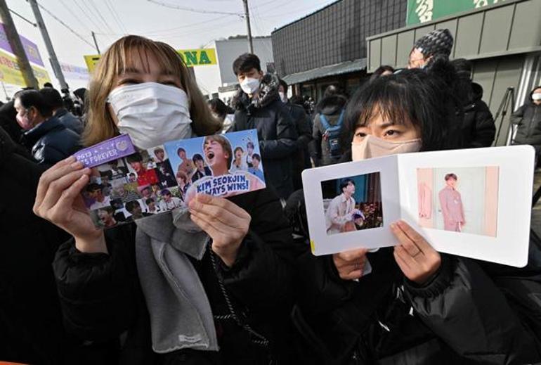 BTS üyesi Kim Seok-Jin zorunlu askerlik görevine başladı