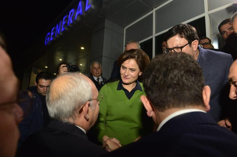 Almanyadan dönen Kılıçdaroğlunu İmamoğlu karşıladı