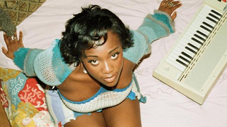 Sıkıysa Iskala 2: Harry Styles, Suede, Rachel Chinouriri