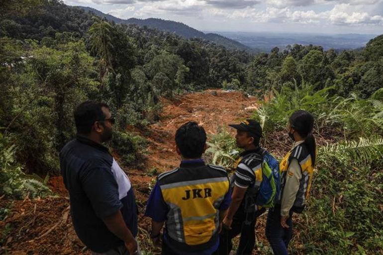 Malezyadaki toprak kayması Can kaybı artıyor