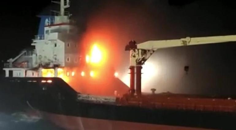 Sinop açıklarında gemi yangını Valilikten flaş açıklama