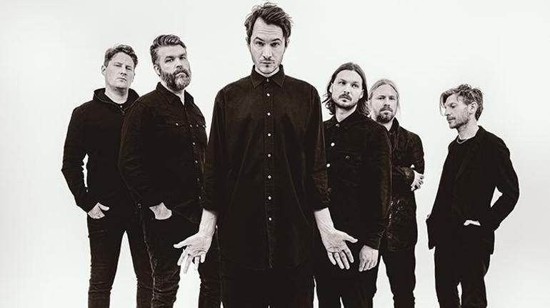 Sıkıysa Iskala 3: Alma, Editors, Lauv