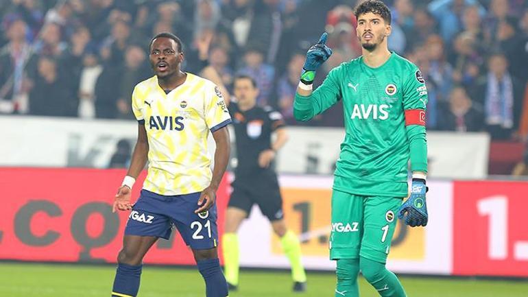 Trabzonspor - Fenerbahçe maçında ortalık karıştı Mert Hakan Yandaş çok sinirlendi
