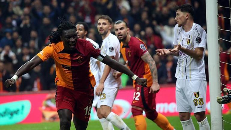 Galatasaray - İstanbulspor maçında Bafetimbi Gomis damga vurdu 37 yaşında takımını sırtladı