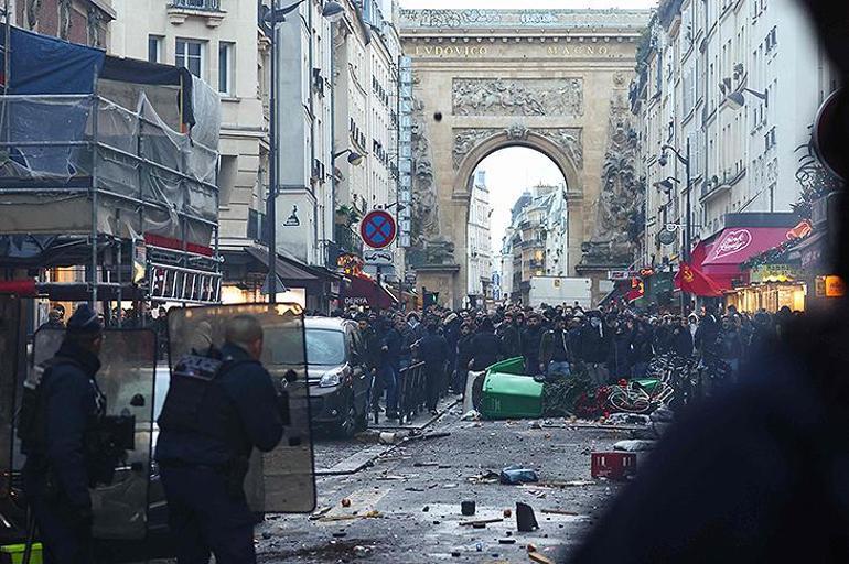 Fransada utanç verici manşetler PKKlı teröristlerin sözcüsü oldular