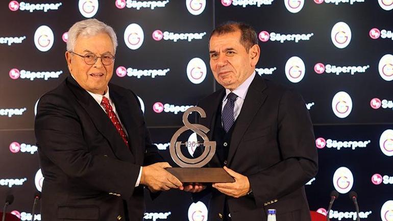 Galatasaray Başkanı Dursun Özbekten transfer ve Gomis açıklaması