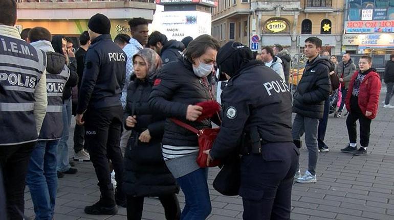 İstiklal Caddesi’nde yılbaşı yoğunluğu