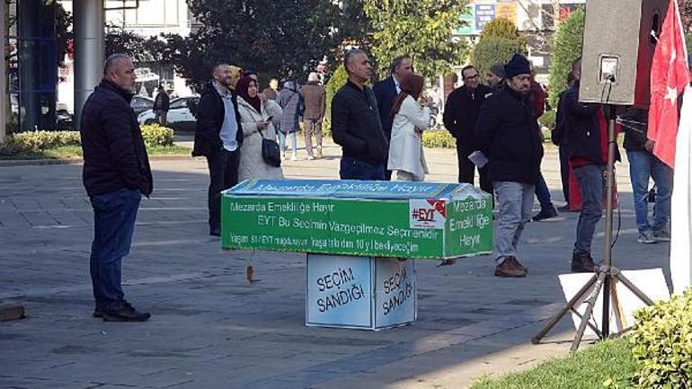 Yıllarca tabutlu eylem yapan EYTliler, bu kez kutlama için buluştu