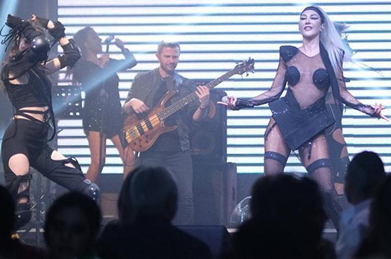 Kıbrısta Hande Yener coşkusu