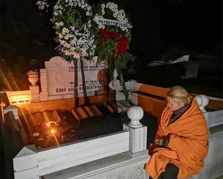 Tuğba Özay bütün gece babasının mezarı başında bekledi