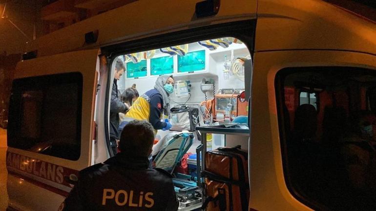 Evli genç kız, sevgilisini döven eski erkek arkadaşını bıçakladı