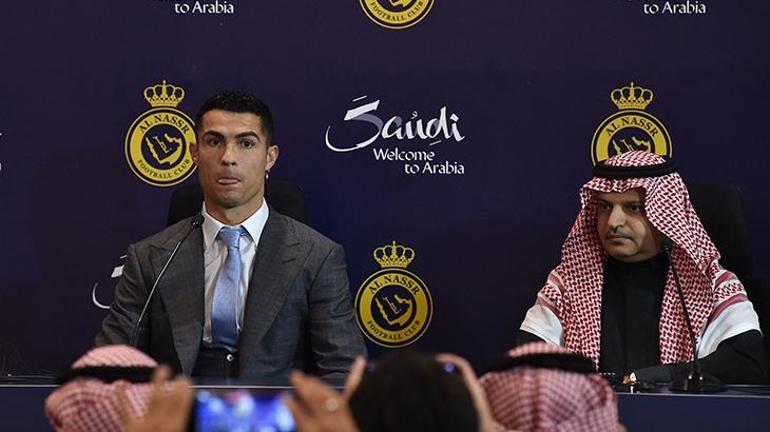 Cristiano Ronaldo, Al-Nassra imza attı İmza töreninde transfer itirafı: Buraya gelmeden önce görüştük
