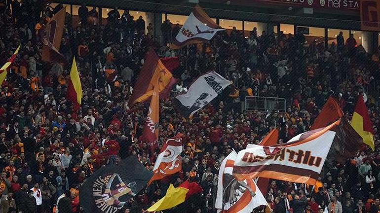 Galatasaray-Ankaragücü maçında inanılmaz pozisyon Emre Kılınç kaçırdı, tribünler buz kesti