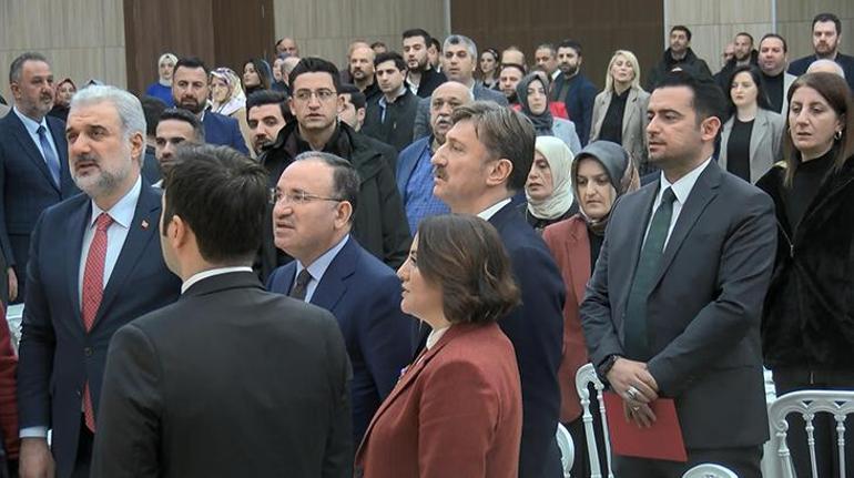 Bakan Bozdağ: 6lı masa cumhurbaşkanı adayı değil özel kalem müdürü arıyor