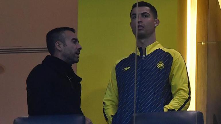 Cristiano Ronaldo ilk maçında uyarıldı Devre arasında locadan ayrıldı