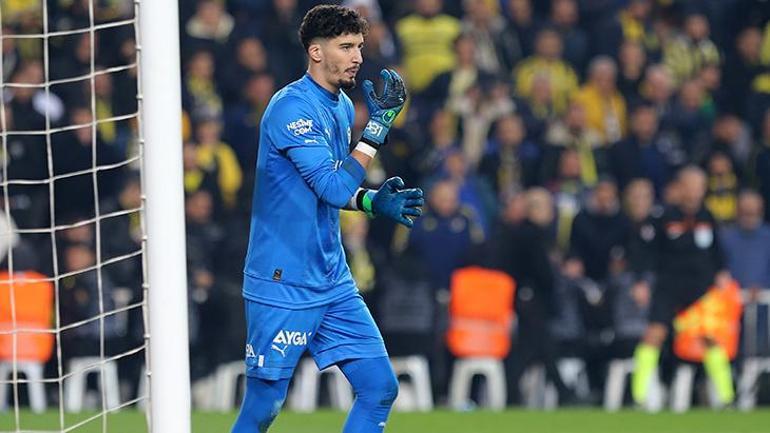 Kadıköyde Altay Bayındıra tepki, Ferdiye alkış Volkan Demirel sesleri