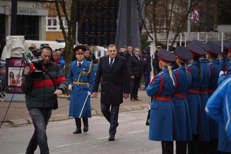 Gerginliği tırmandıracak fotoğraflar Yasağa rağmen kutladılar