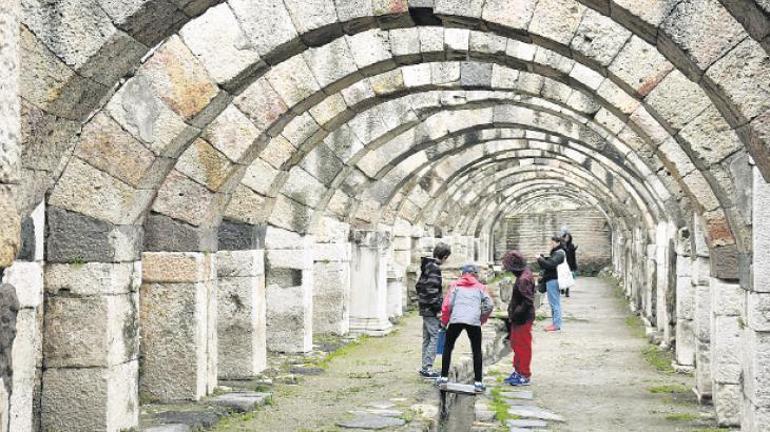 Turistler, İzmir tarihine hayran